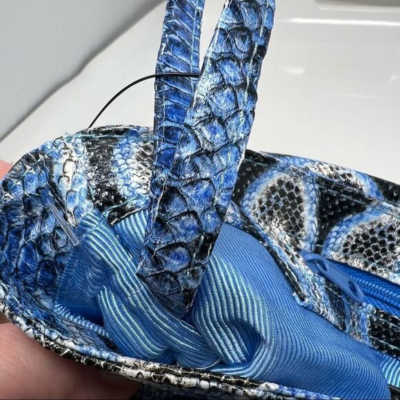 SR SQUARED Sondra Roberts Faux Reptile Snake Envelope Style Wristlet Clutch - Picture 6 of 9